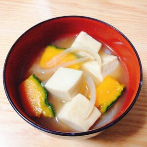 かぼちゃと高野豆腐のお味噌汁